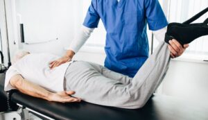 rehabilitación tras un accidente de tráfico en Valencia con Fisiomes